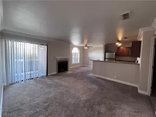 Photo #4: 2405300 Listing 