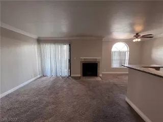 Photo #5: 2405300 Listing 