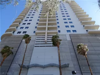 Photo #1: 2405316 Listing 