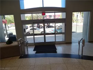 Photo #2: 2405316 Listing 