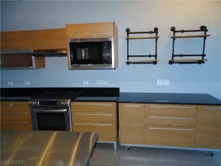 Photo #6: 2405316 Listing 