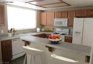 Photo #3: 2405338 Listing 