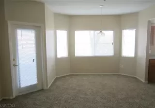 Photo #5: 2405338 Listing 