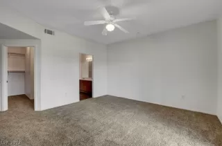 Photo #6: 2405338 Listing 