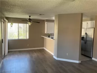 Photo #1: 2405342 Listing 