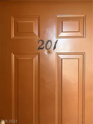 Photo #3: 2405342 Listing 