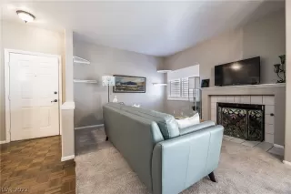 Photo #3: 2405398 Listing 