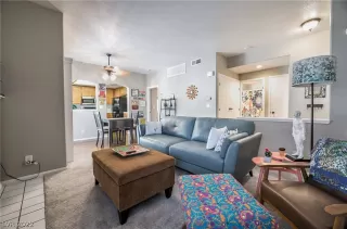 Photo #4: 2405398 Listing 