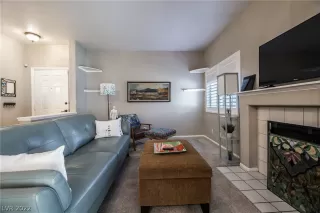 Photo #5: 2405398 Listing 