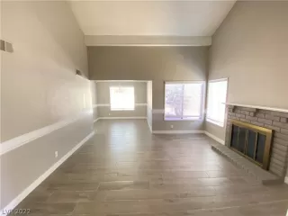 Photo #2: 2405407 Listing 