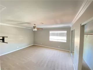 Photo #5: 2405407 Listing 