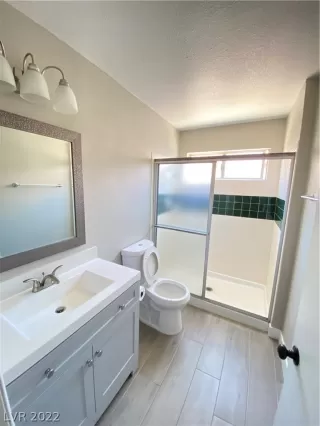 Photo #6: 2405407 Listing 