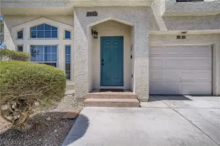 Photo #2: 2405413 Listing