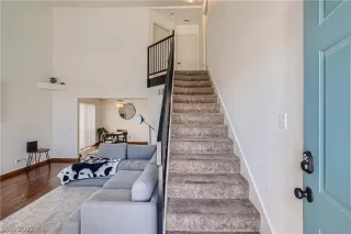 Photo #3: 2405413 Listing