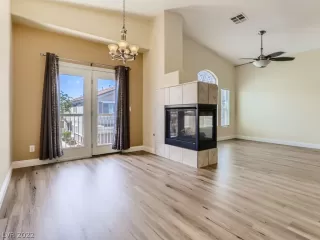 Photo #1: 2405419 Listing