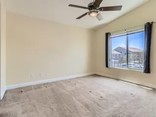 Photo #6: 2405419 Listing