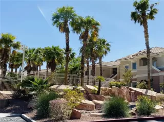 Photo #1: 2405440 Listing