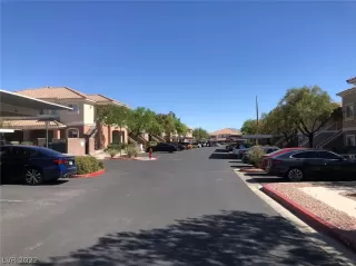 Photo #3: 2405440 Listing