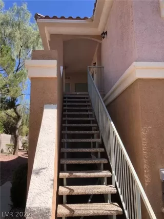 Photo #5: 2405440 Listing