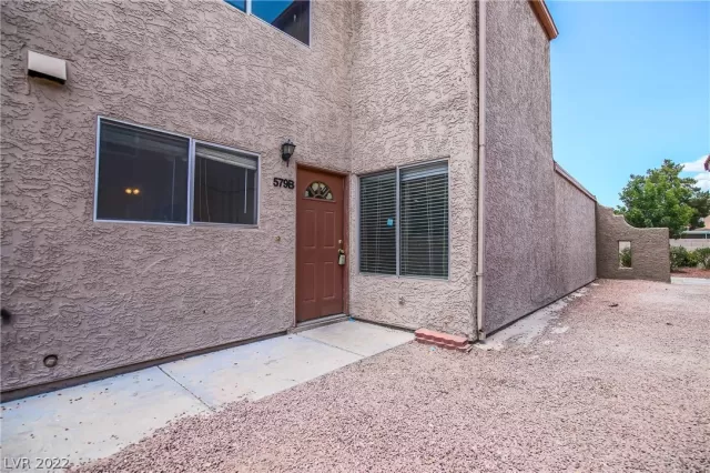 MLS: 2405441 Condo For Sale