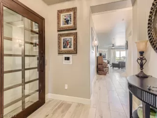 Photo #4: 2405466 Listing 