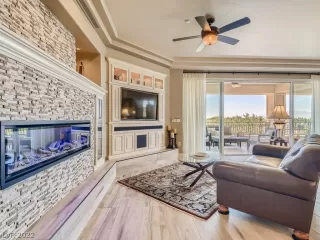 Photo #5: 2405466 Listing 