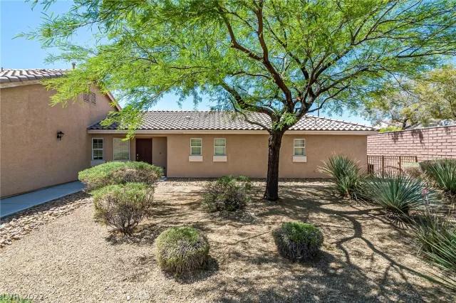 MLS: 2405485 Condo For Sale