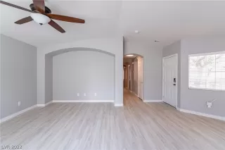 Photo #2: 2405485 Listing 