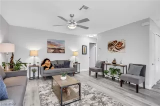 Photo #6: 2405515 Listing 