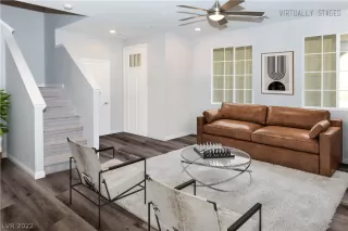 Photo #4: 2405537 Listing