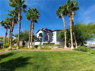 Photo #1: 2405545 Listing