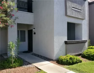 Photo #2: 2405545 Listing