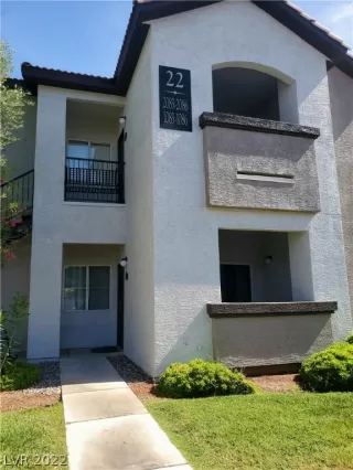 Photo #3: 2405545 Listing