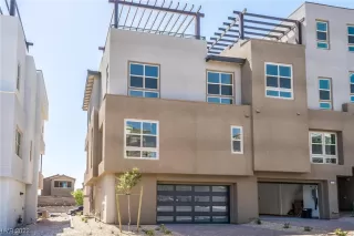 Photo #2: 2405570 Listing 