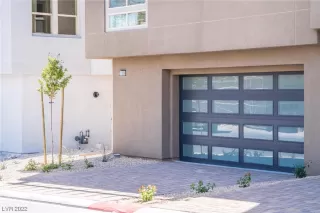 Photo #4: 2405570 Listing 