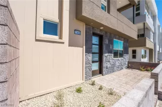 Photo #6: 2405570 Listing 