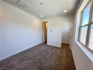 Photo #6: 2405574 Listing 