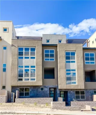 Photo #2: 2405577 Listing 