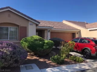 Photo #1: 2405584 Listing