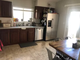 Photo #2: 2405584 Listing