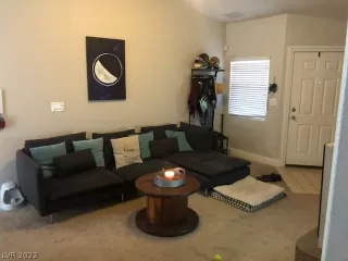 Photo #3: 2405584 Listing