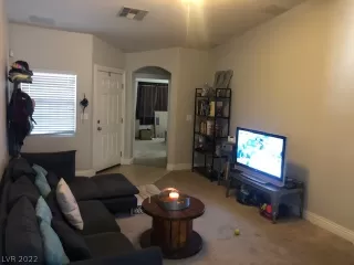 Photo #4: 2405584 Listing