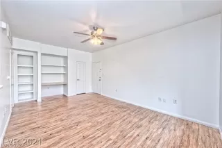 Photo #4: 2405587 Listing