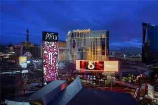 Photo #5: 2405625 Listing 