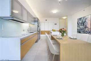 Photo #6: 2405625 Listing 