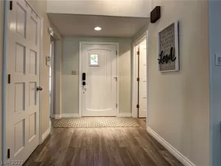 Photo #2: 2405627 Listing 