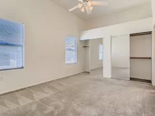 Photo #5: 2405635 Listing