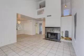 Photo #6: 2405667 Listing