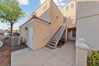 Photo #1: 2405682 Listing 