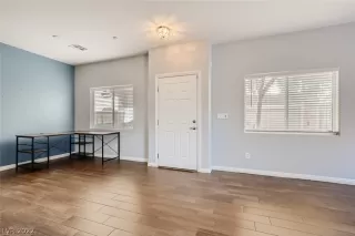 Photo #3: 2405704 Listing